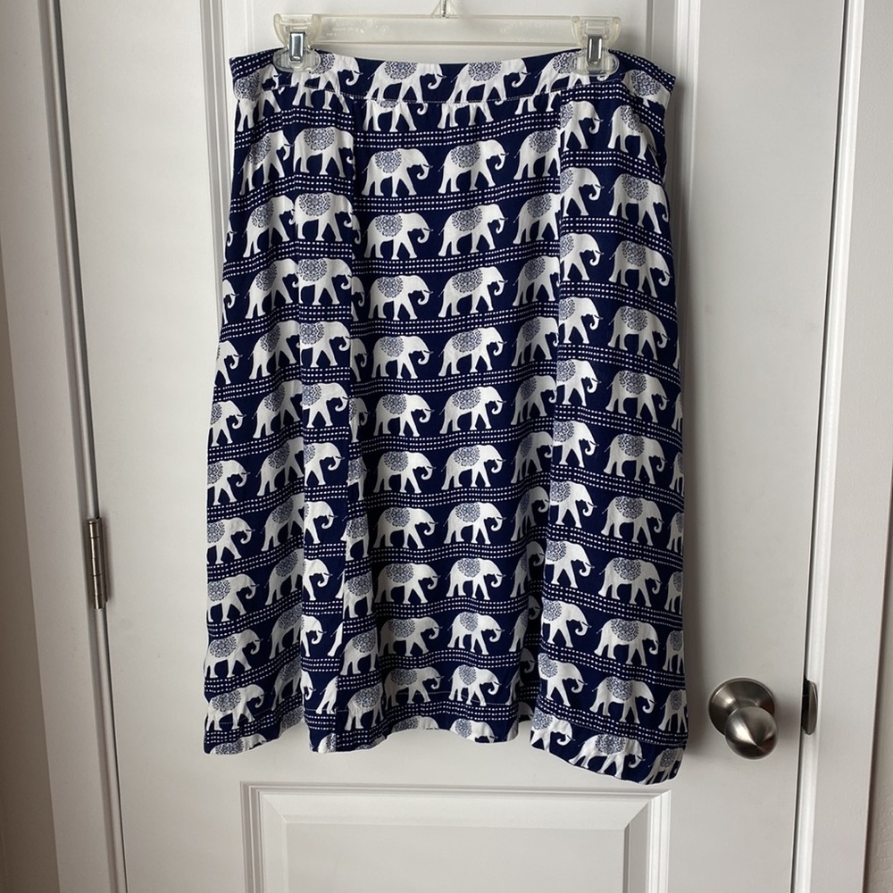 LAST CHANCE - De Collection Blue & White Elephant Midi Skirt - Picture 5 of 5